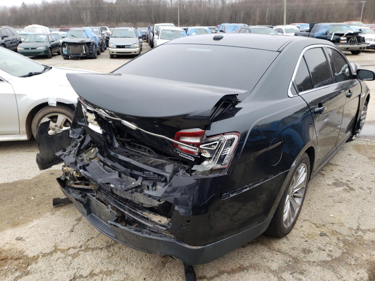 Photo 4 from auction – 2013 FORD TAURUS LIM with VIN 1FAHP2F88DG200201
