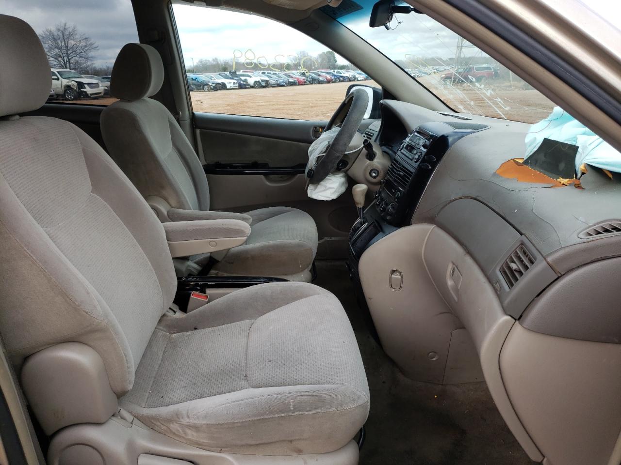 Photo 5 from auction – 2004 TOYOTA SIENNA CE with VIN 5TDZA23C34S066342