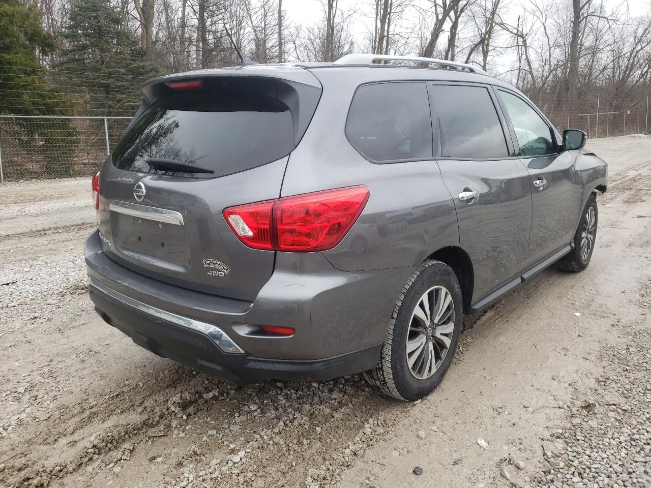 Photo 4 from auction – 2017 NISSAN PATHFINDER with VIN 5N1DR2MM9HC654081