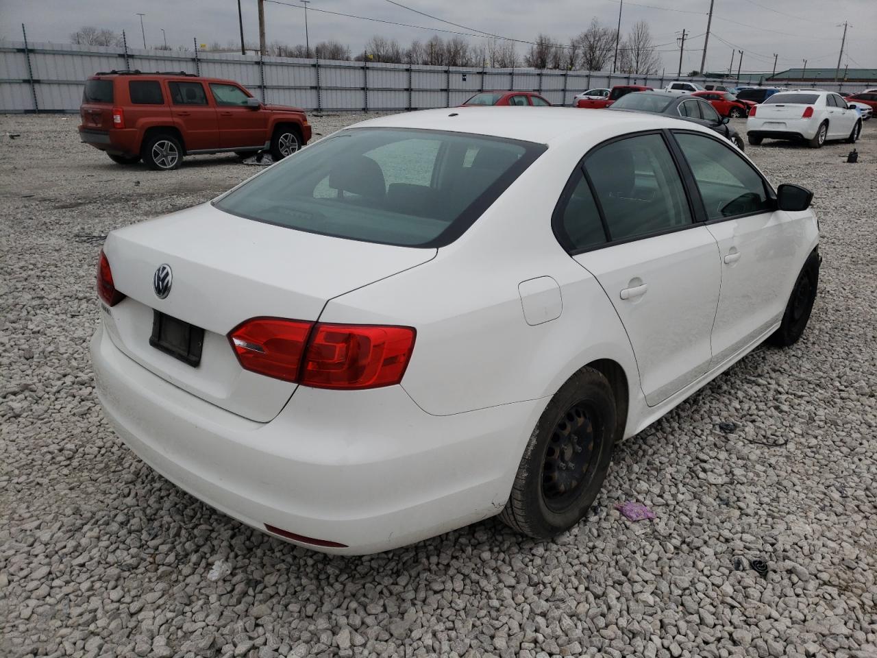 Photo 4 from auction – 2014 VOLKSWAGEN JETTA BASE with VIN 3VW2K7AJ1EM374976