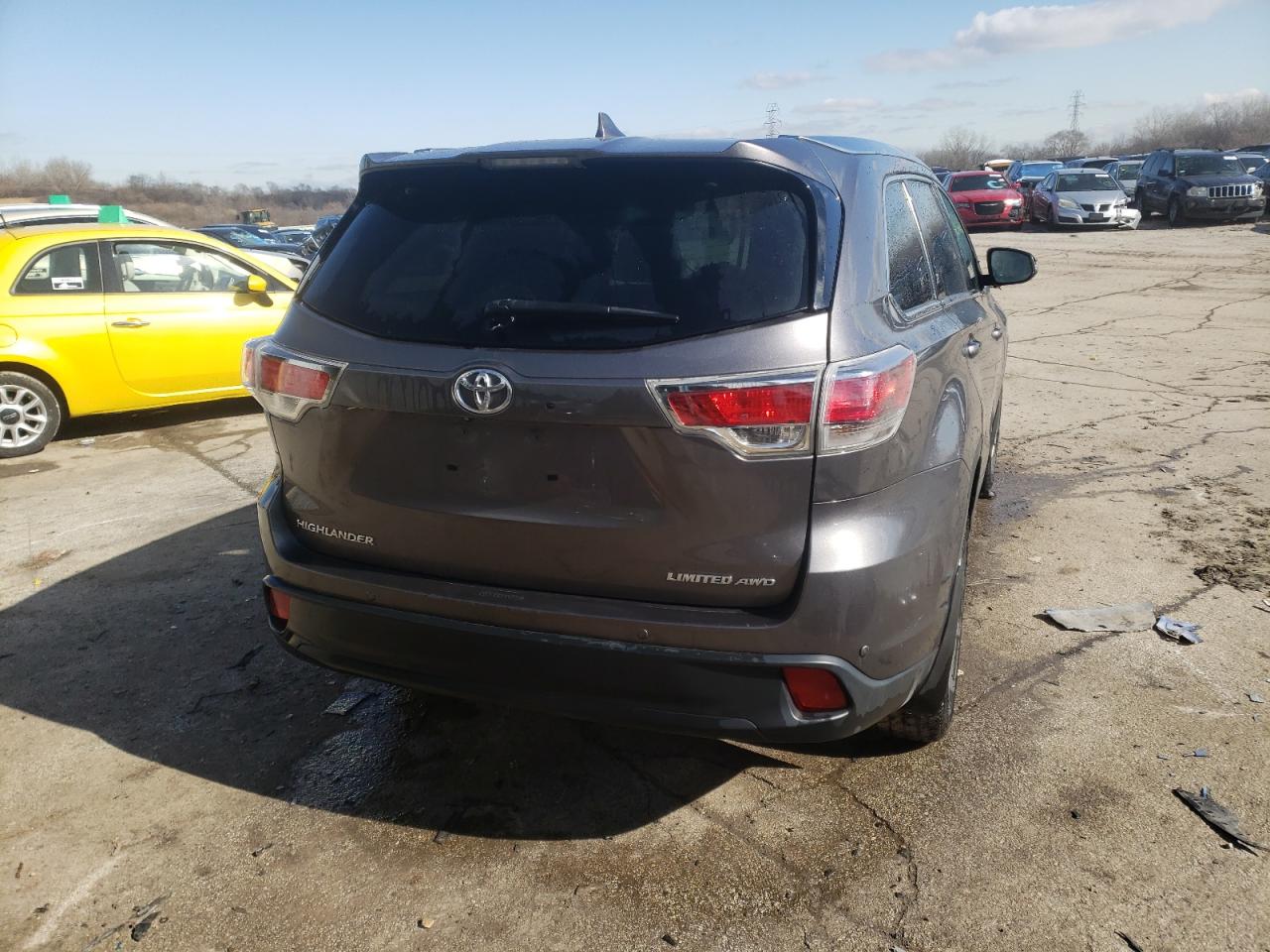 Photo 4 from auction – 2015 TOYOTA HIGHLANDER with VIN 5TDDKRFH7FS090542