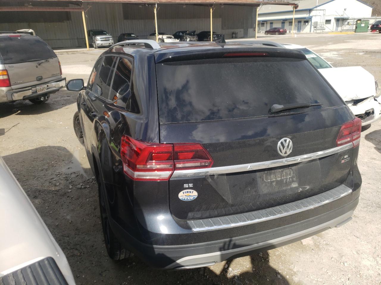 Photo 3 from auction – 2018 VOLKSWAGEN ATLAS SE with VIN 1V2LR2CA8JC581507