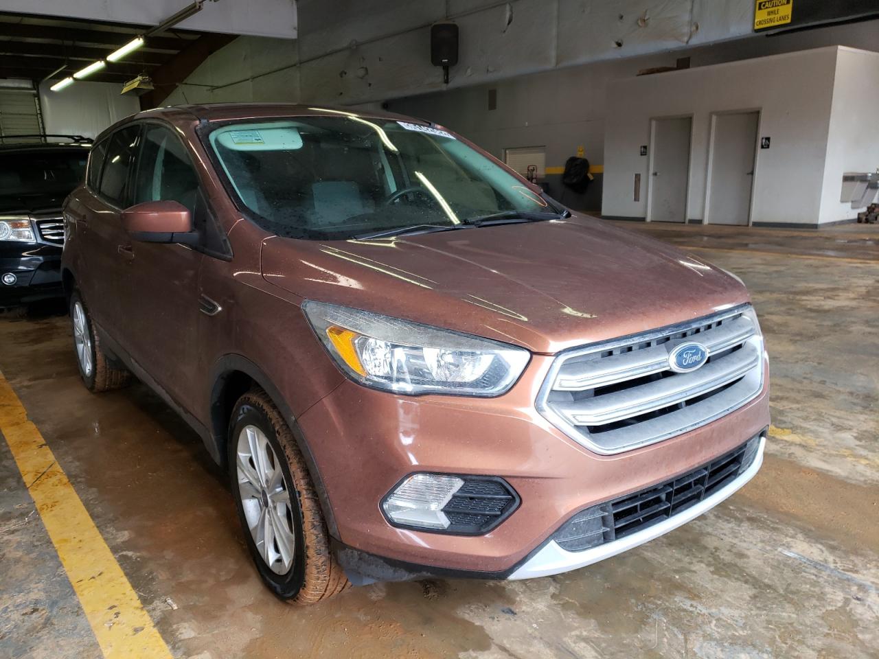 FORD ESCAPE SE 2017 with VIN 1FMCU0GD8HUA29403 - Photo from auction