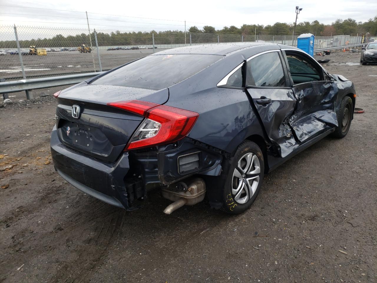 Photo 4 from auction – 2017 HONDA CIVIC LX with VIN 2HGFC2F55HH508795
