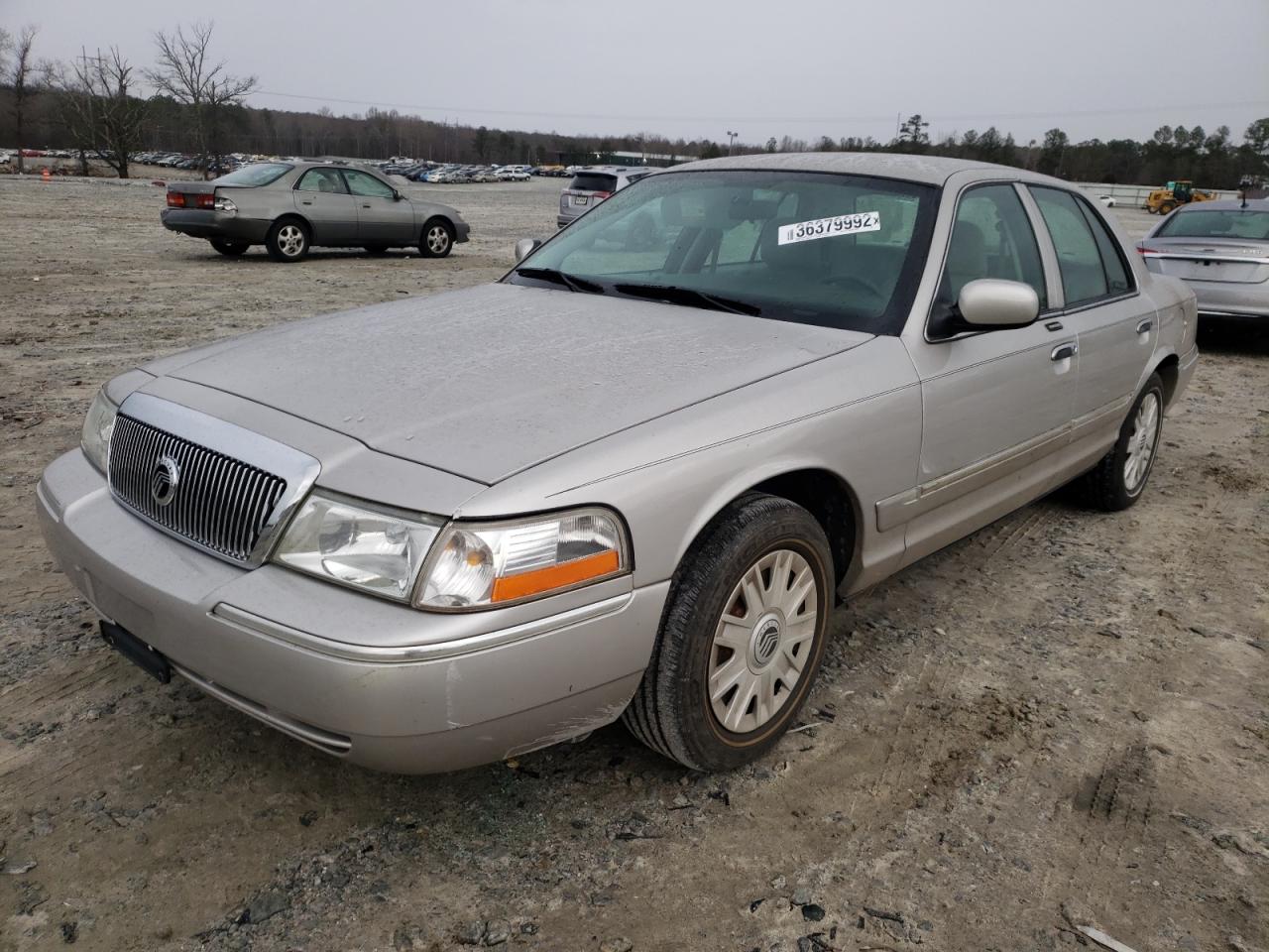 Photo 2 from auction – 2005 MERCURY GRAND MARQ with VIN 2MEFM74W05X674775