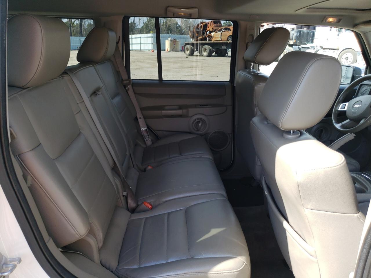 Photo 6 from auction – 2008 JEEP COMMANDER with VIN 1J8HG48N88C143383