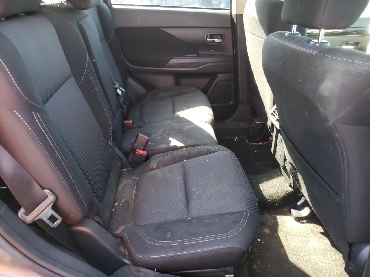 Photo 6 from auction – 2020 MITSUBISHI OUTLANDER with VIN JA4AD2A3XLZ032963