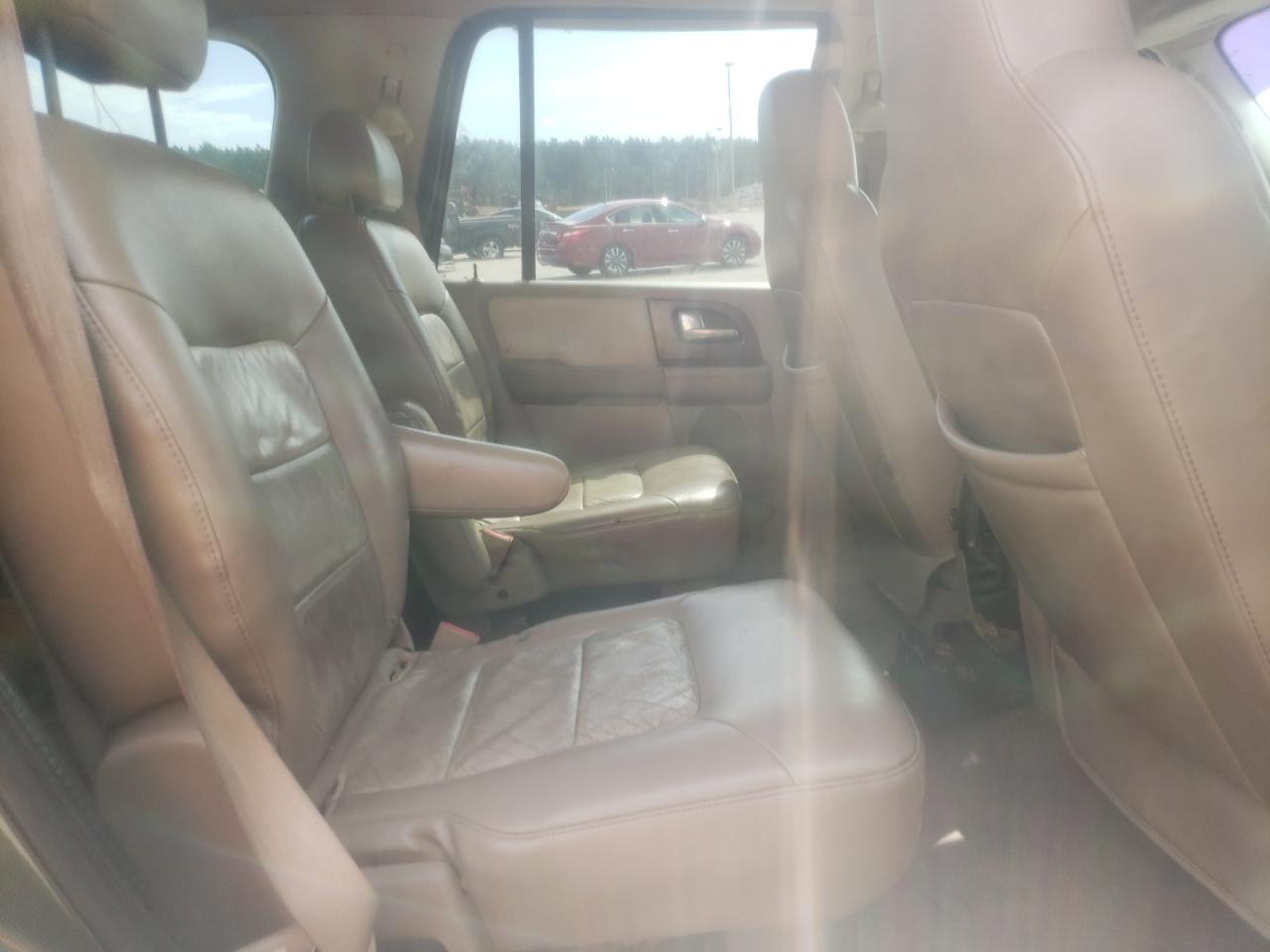 Photo 6 from auction – 2004 FORD EXPEDITION with VIN 1FMPU17L04LA85950
