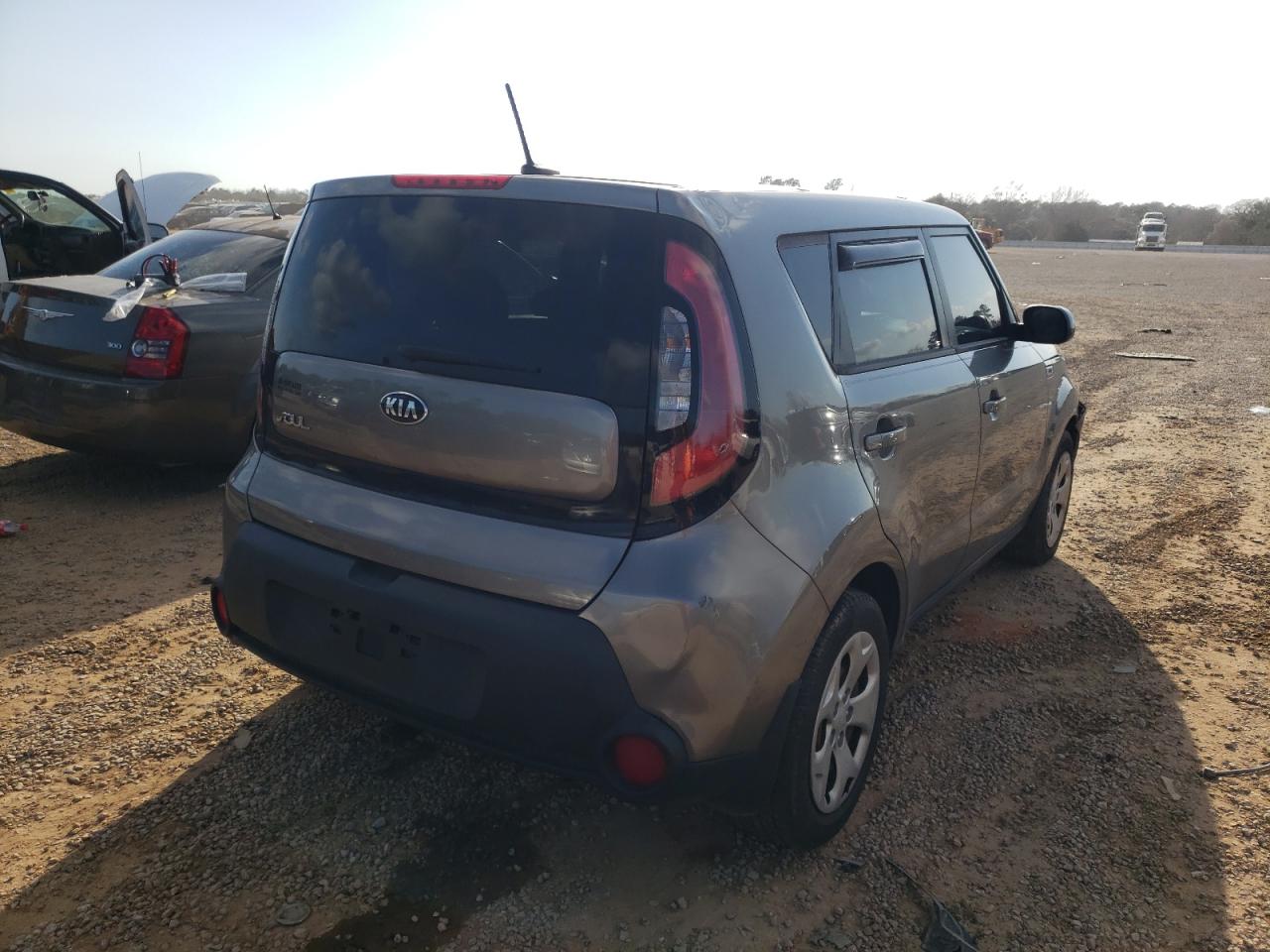 Photo 4 from auction – 2015 KIA SOUL with VIN KNDJN2A23F7199952