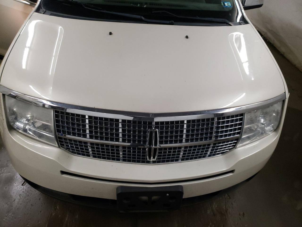 Photo 7 from auction – 2008 LINCOLN MKX with VIN 2LMDU88CX8BJ30316