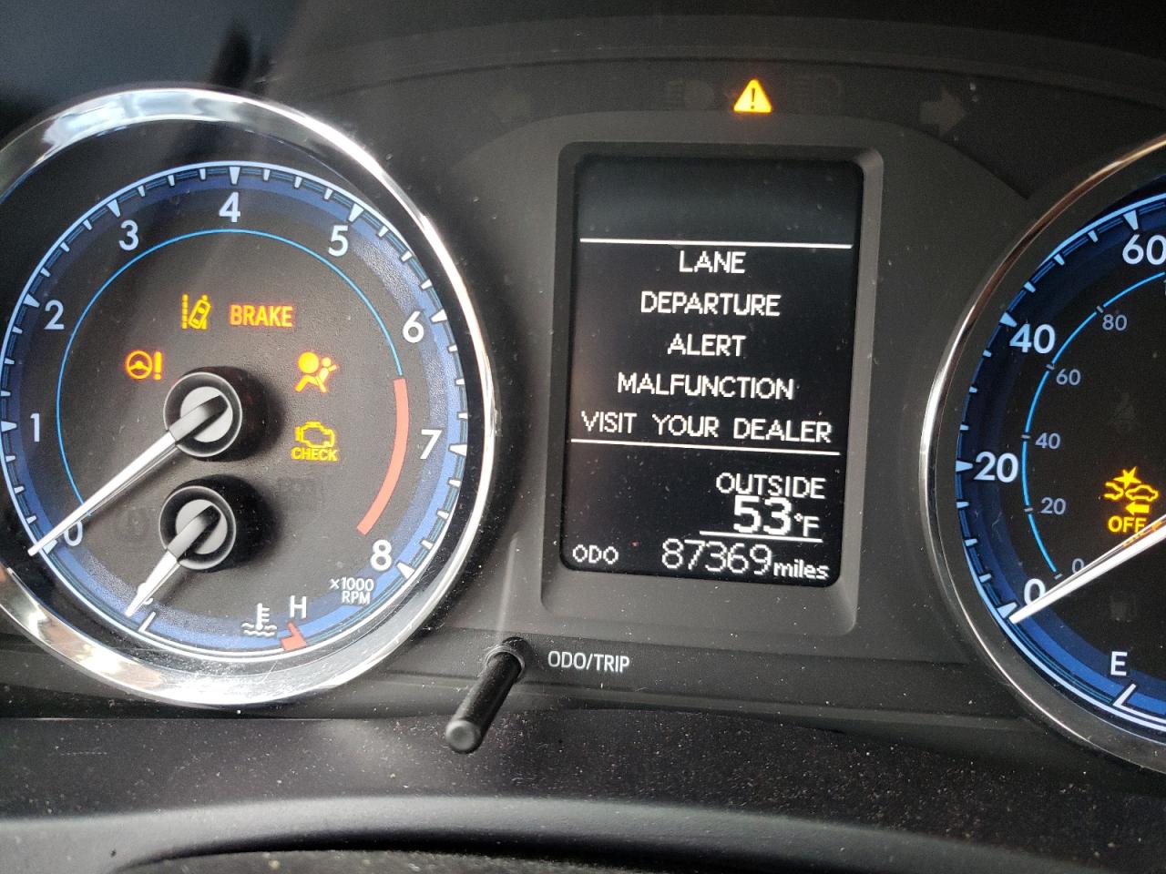 Photo 8 from auction – 2017 TOYOTA COROLLA L with VIN 5YFBURHEXHP692531