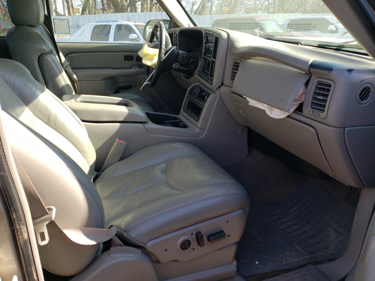 Photo 5 from auction – 2005 CHEVROLET SILVERADO with VIN 1GCEK19B15E148467