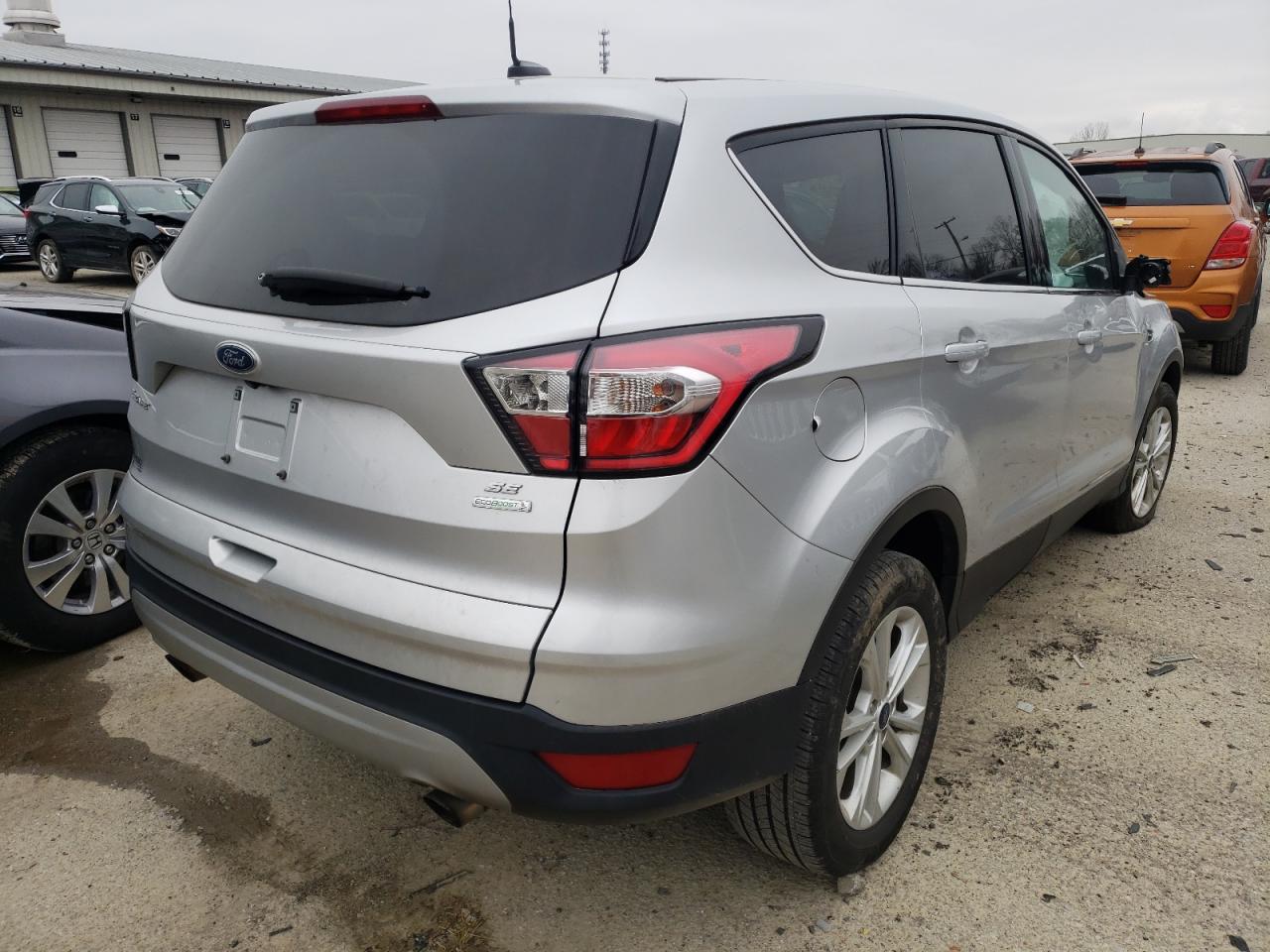 Photo 4 from auction – 2017 FORD ESCAPE SE with VIN 1FMCU0GD3HUE03609