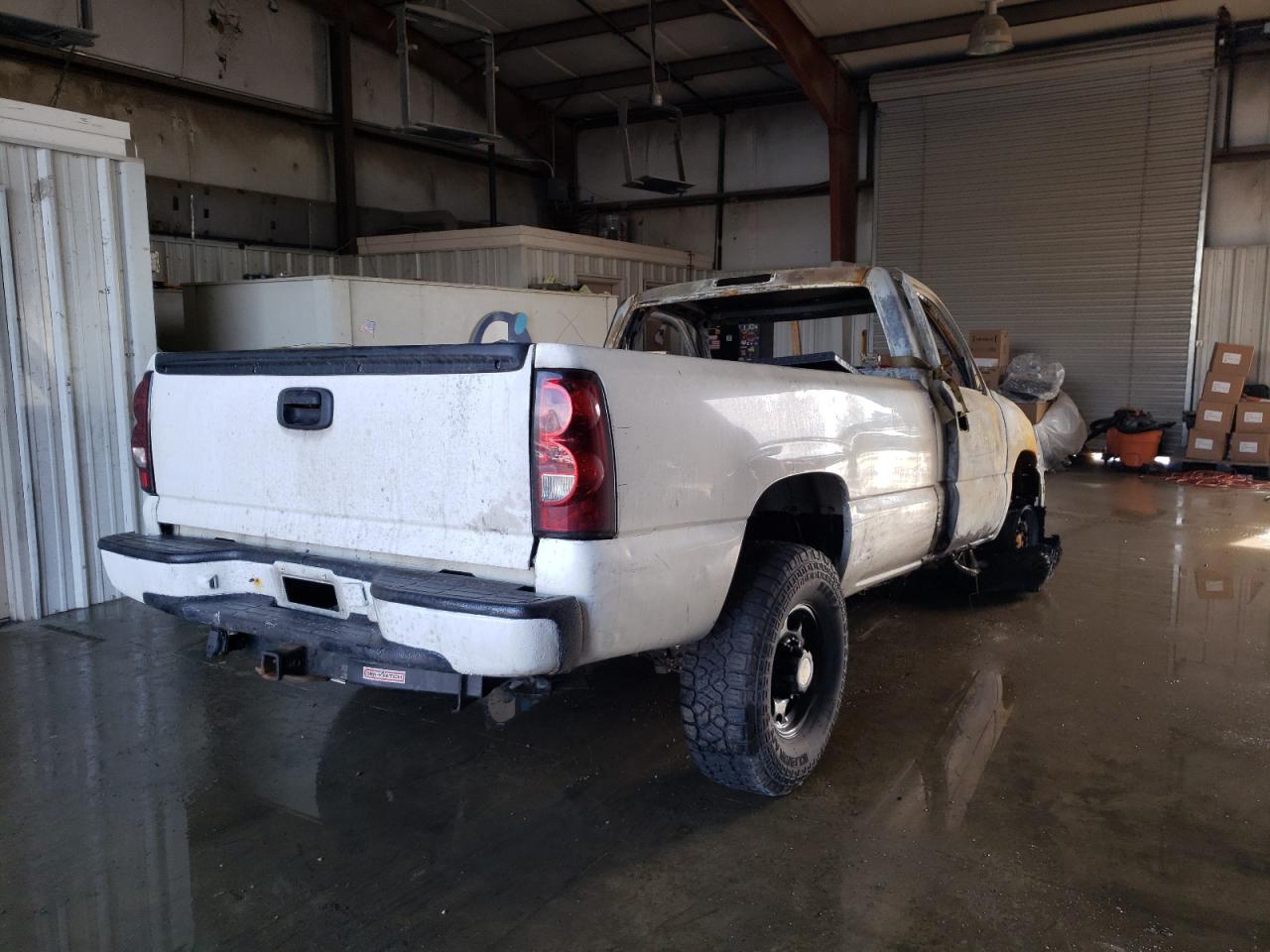 Photo 4 from auction – 2006 CHEVROLET SILVERADO with VIN 1GCHK34DX6E163472