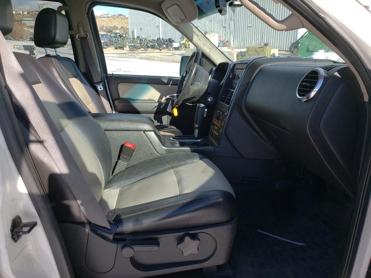 Photo 5 from auction – 2008 FORD EXPLORER S with VIN 1FMEU53E08UA08727