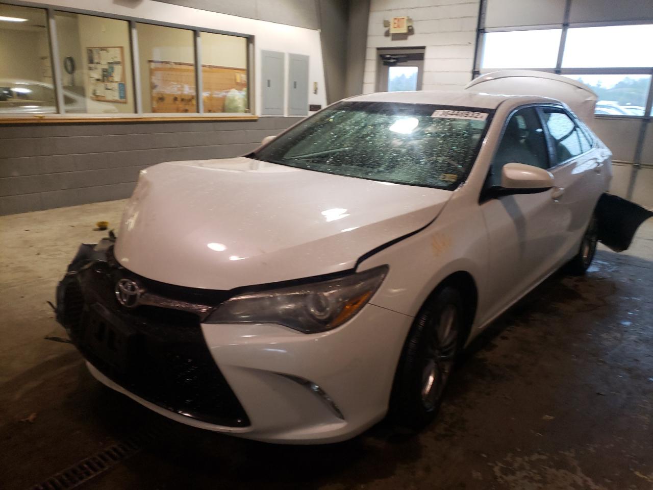 Photo 2 from auction – 2016 TOYOTA CAMRY LE with VIN 4T1BF1FK9GU221620