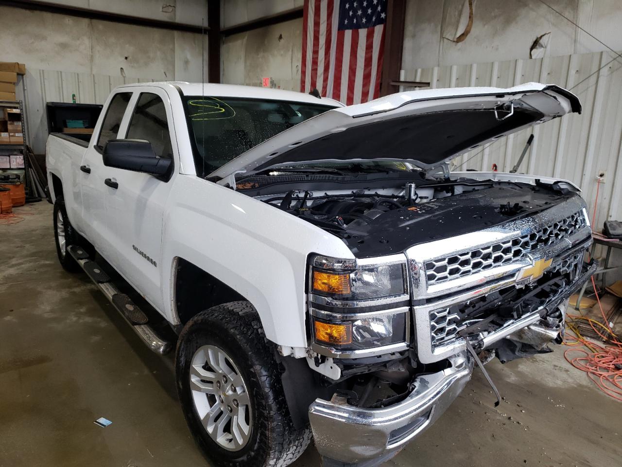 CHEVROLET SILVERADO 2014 with VIN 1GCRCREC2EZ418746 - Photo from auction