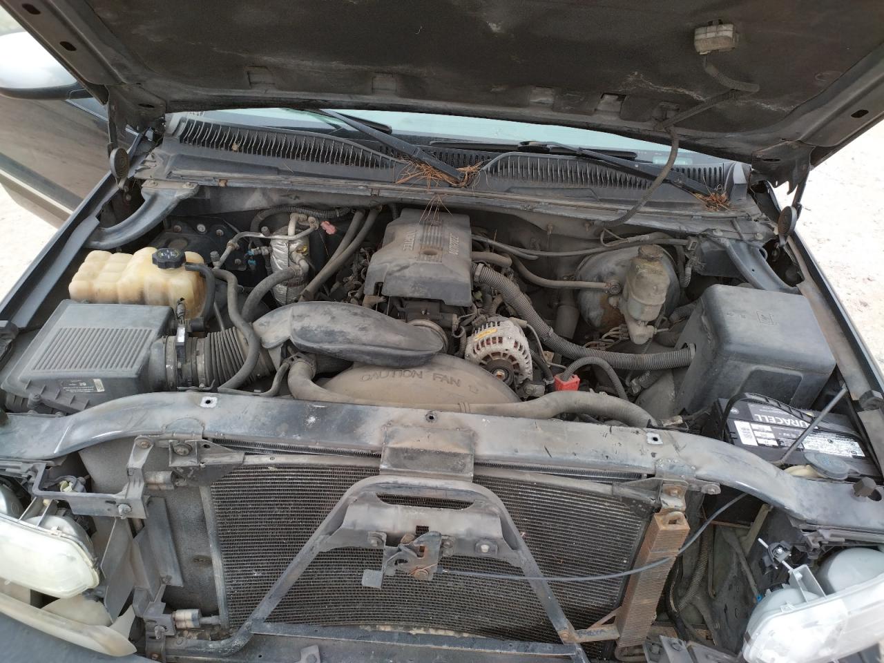 Photo 7 from auction – 2000 CHEVROLET SILVERADO with VIN 1GCEC14T6YZ174363
