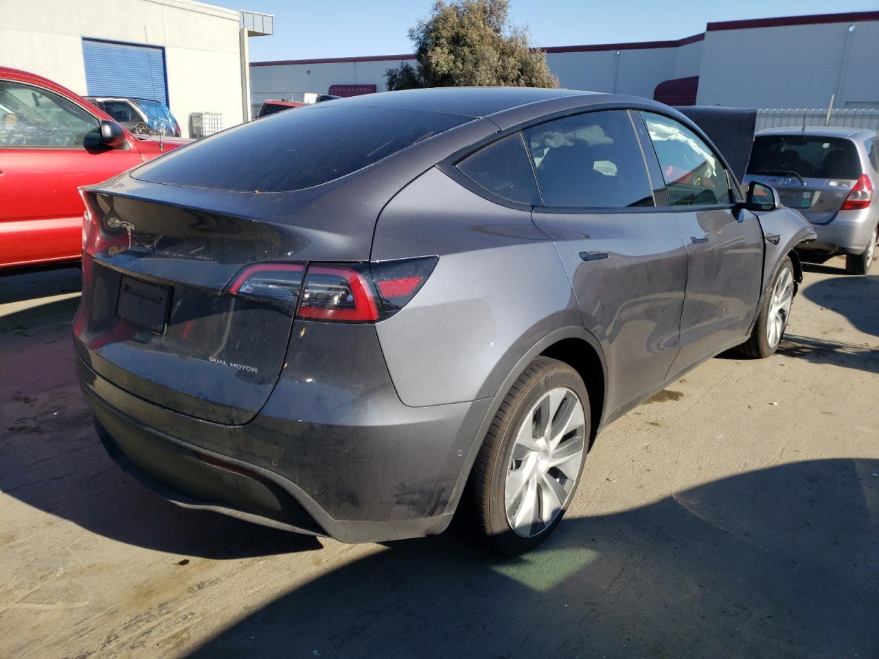 Photo 4 from auction – 2021 TESLA MODEL Y with VIN 5YJYGDEE4MF153465