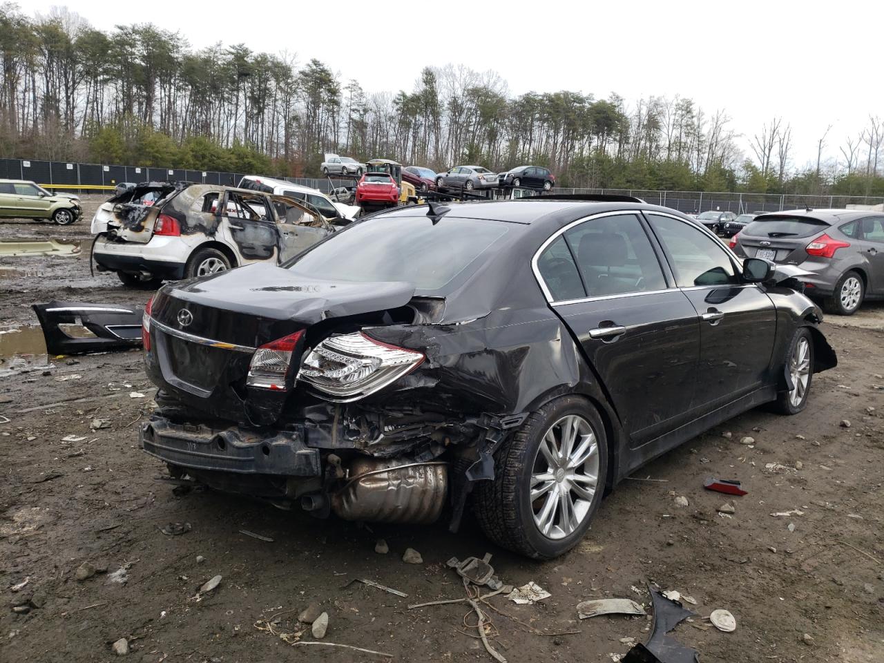Photo 4 from auction – 2013 HYUNDAI GENESIS 3. with VIN KMHGC4DD1DU246186