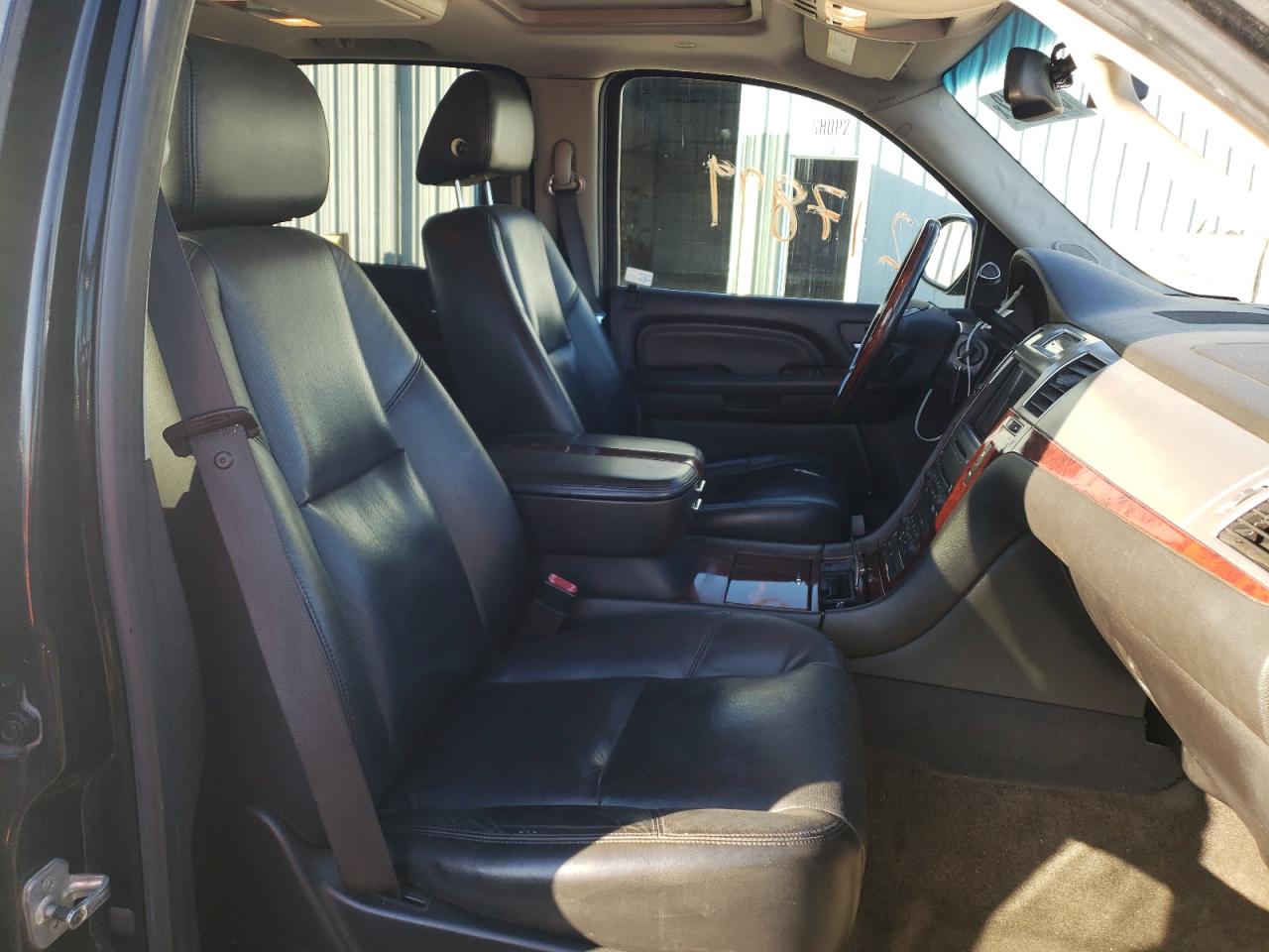 Photo 5 from auction – 2008 CADILLAC ESCALADE E with VIN 1GYFK66808R141785