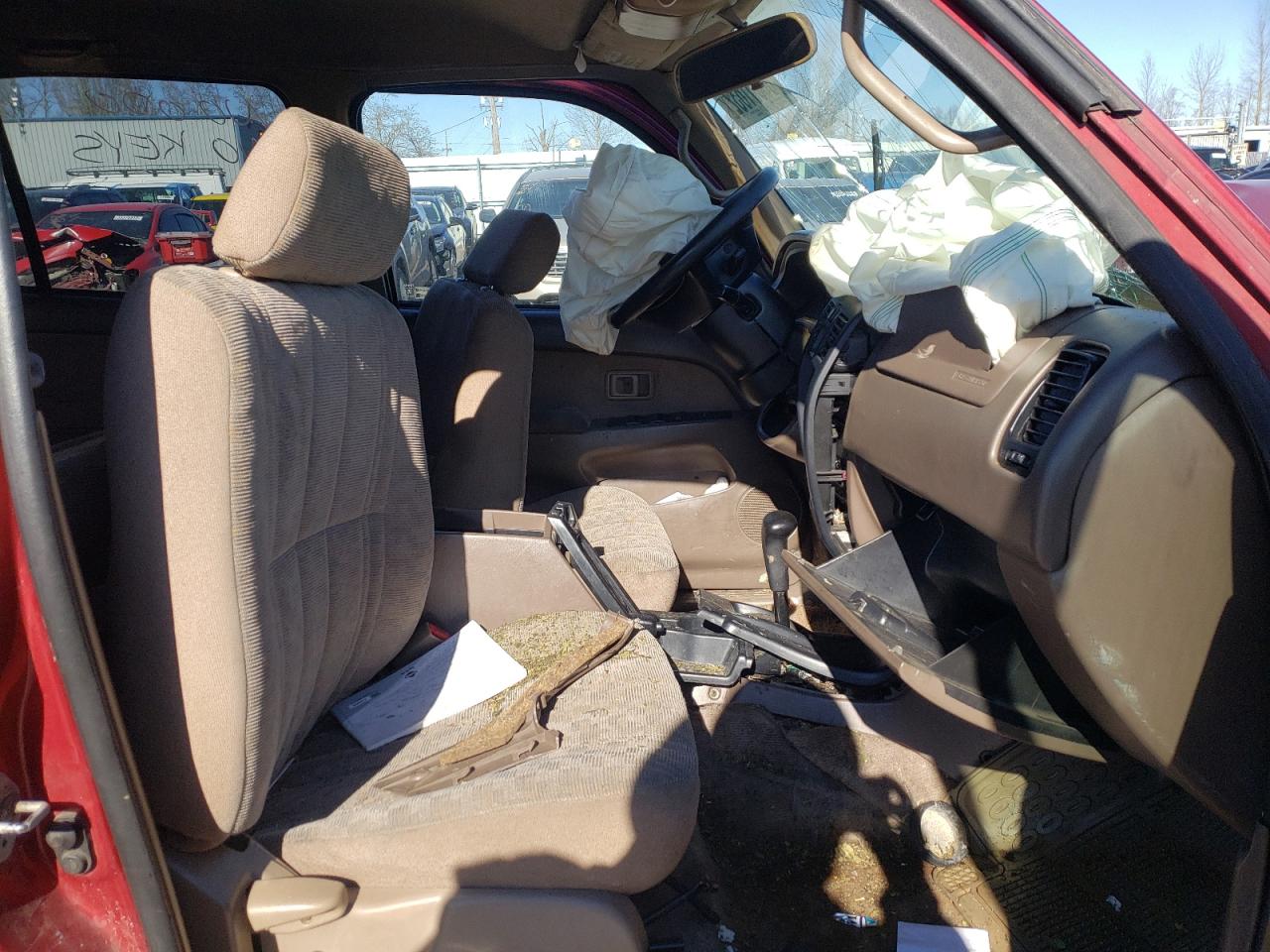 Photo 5 from auction – 2000 TOYOTA 4RUNNER with VIN JT3GM84RXY0054495