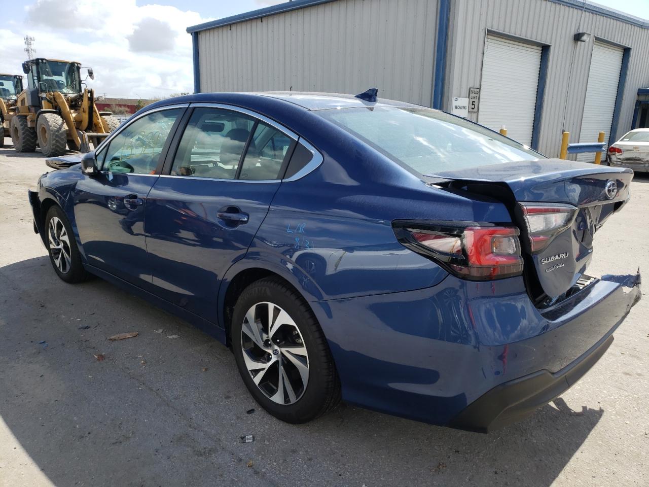 Photo 3 from auction – 2021 SUBARU LEGACY with VIN 4S3BWAB62M3005719