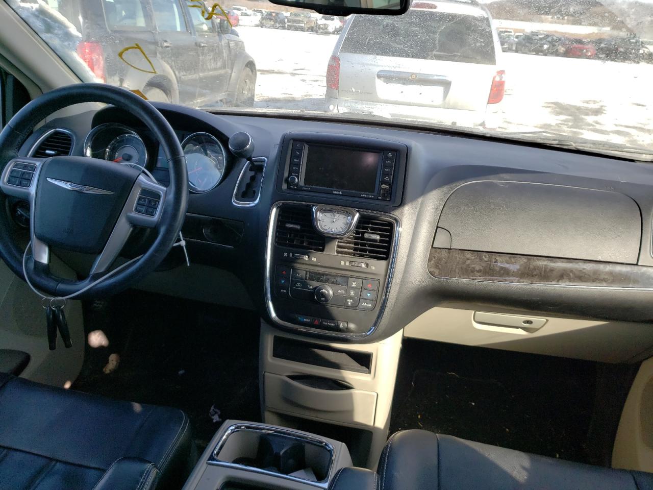 Photo 9 from auction – 2013 CHRYSLER TOWN & COU with VIN 2C4RC1BG8DR776323