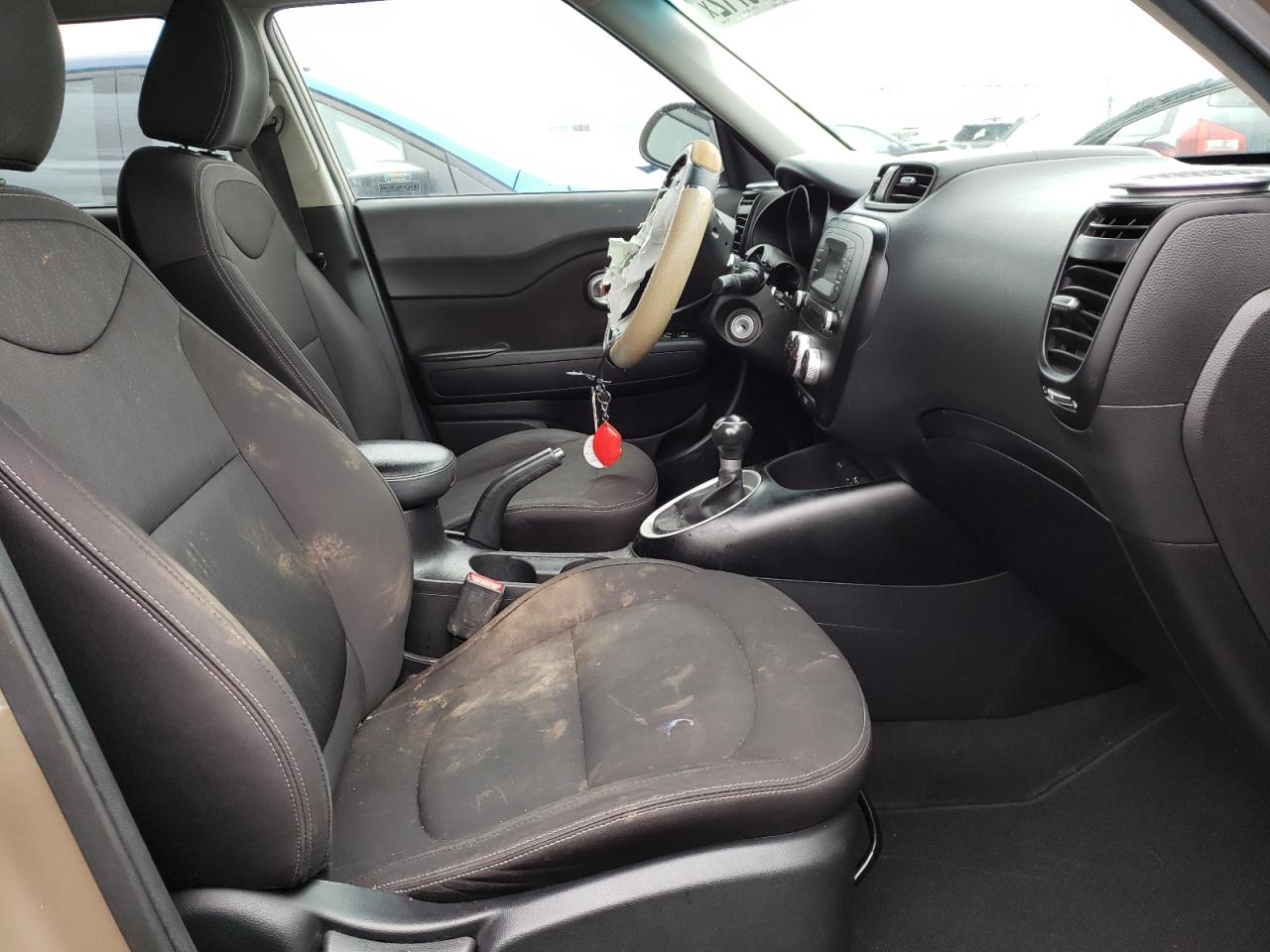 Photo 5 from auction – 2016 KIA SOUL with VIN KNDJN2A24G7242986