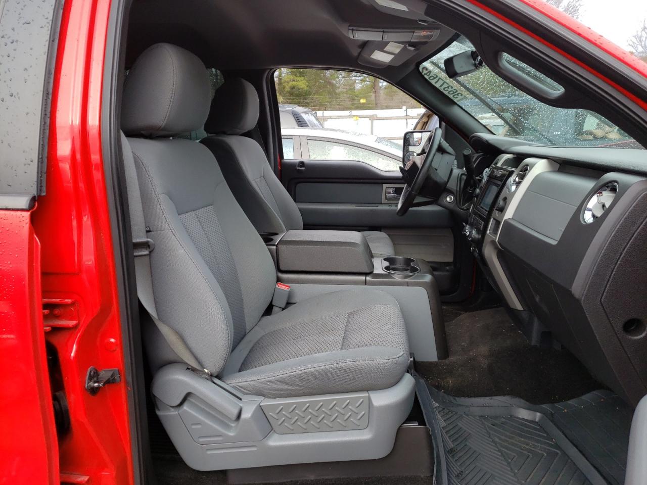 Photo 5 from auction – 2011 FORD F150 SUPER with VIN 1FTFW1ET1BFB29141