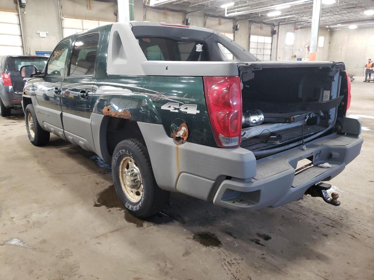 Photo 3 from auction – 2002 CHEVROLET AVALANCHE with VIN 3GNGK23G62G106066