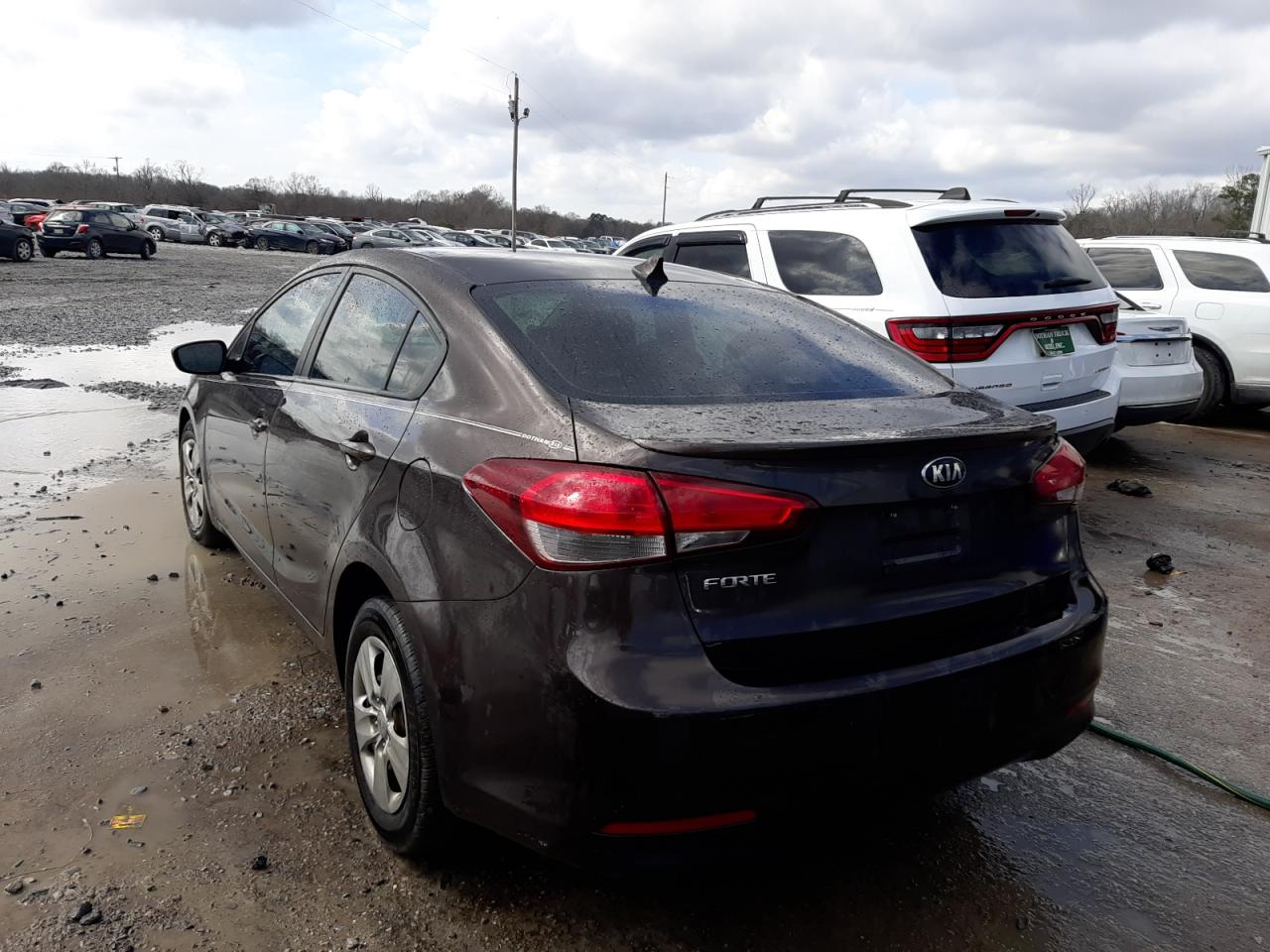 Photo 3 from auction – 2018 KIA FORTE LX with VIN 3KPFK4A7XJE177574