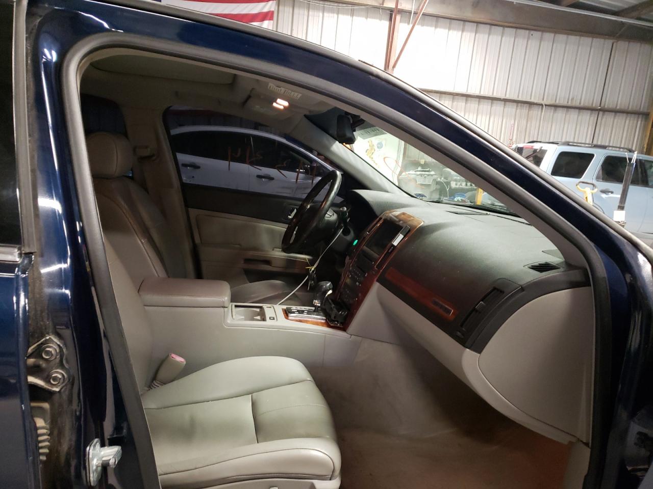 Photo 5 from auction – 2006 CADILLAC STS with VIN 1G6DC67A360218407