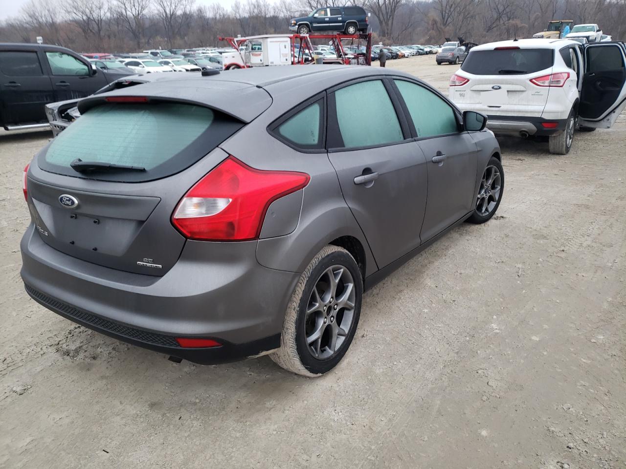 Photo 4 from auction – 2014 FORD FOCUS SE with VIN 1FADP3K27EL276202