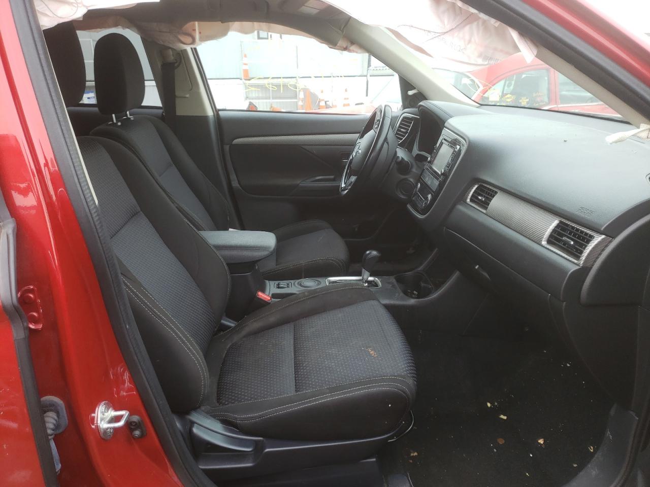 Photo 5 from auction – 2016 MITSUBISHI OUTLANDER with VIN JA4AD3A36GZ022314
