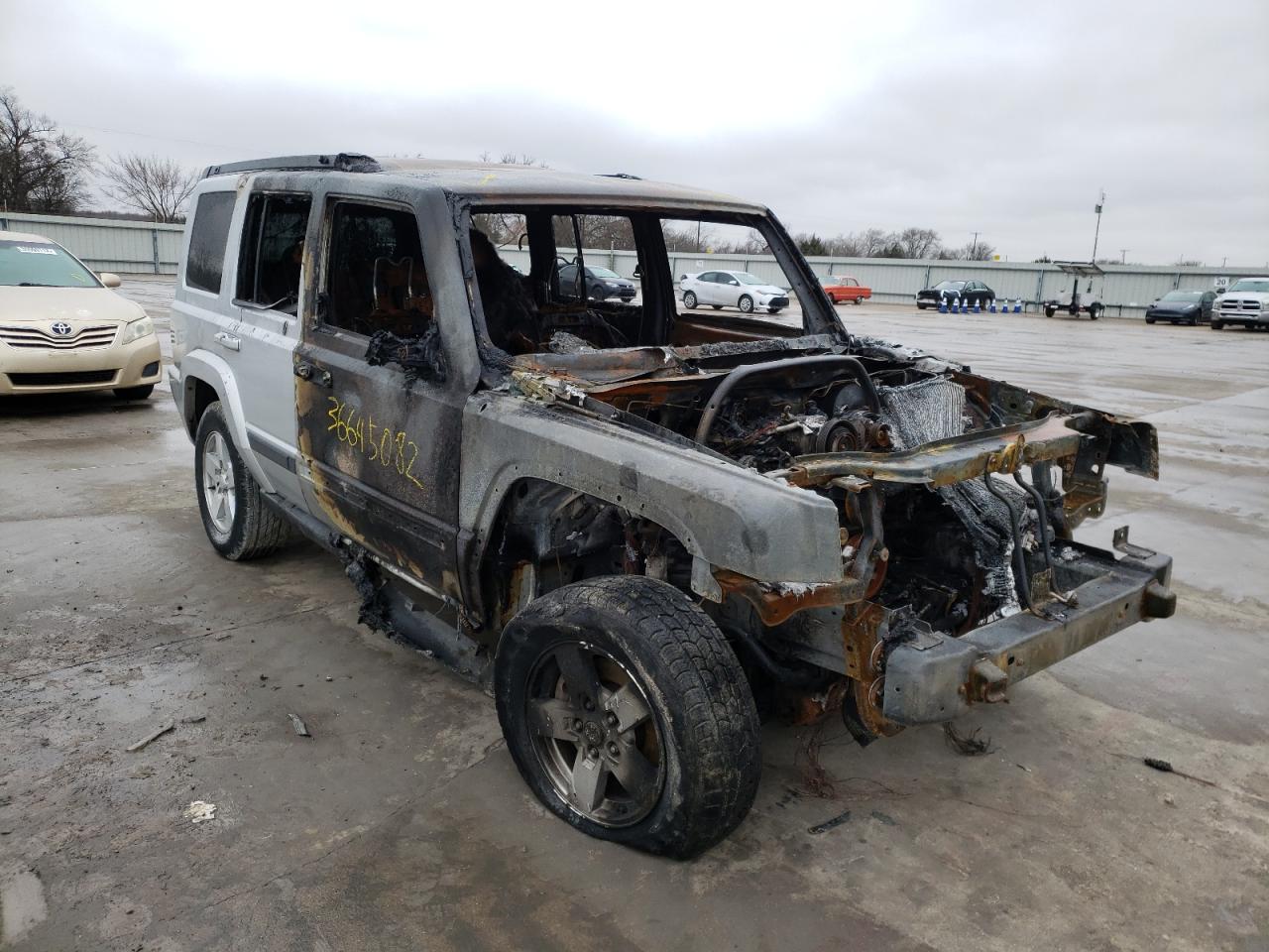JEEP COMMANDER 2008 with VIN 1J8HG48K08C229003 - Photo from auction