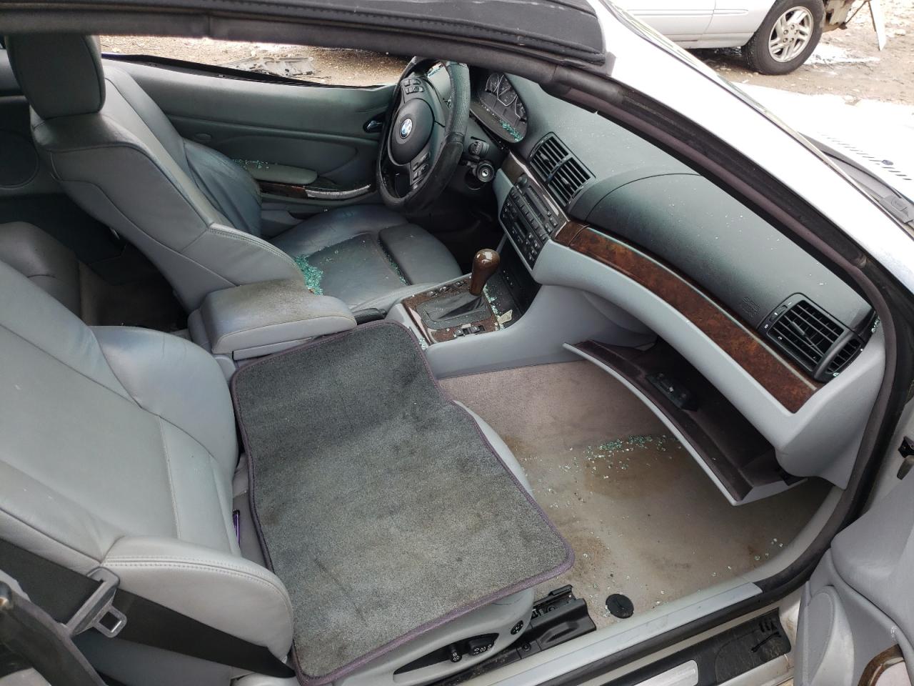 Photo 5 from auction – 2004 BMW 330 CI with VIN WBABW53494PL48036