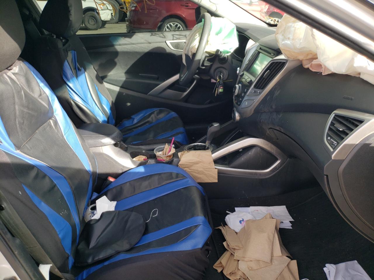Photo 5 from auction – 2015 HYUNDAI VELOSTER with VIN KMHTC6ADXFU244924