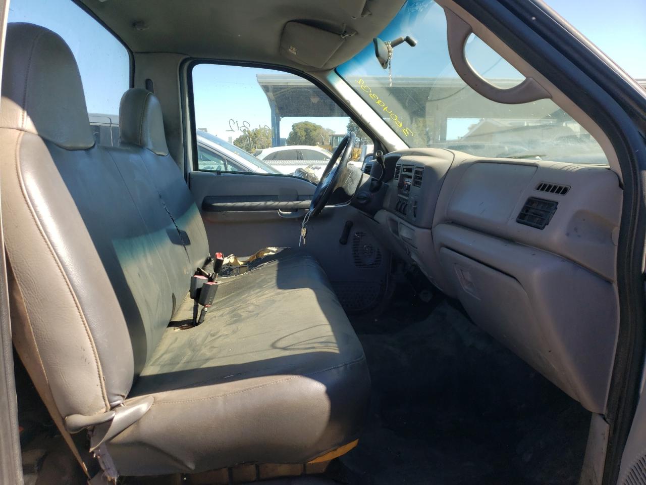 Photo 5 from auction – 2000 FORD F250 SUPER with VIN 3FTNF20F4YMA60036