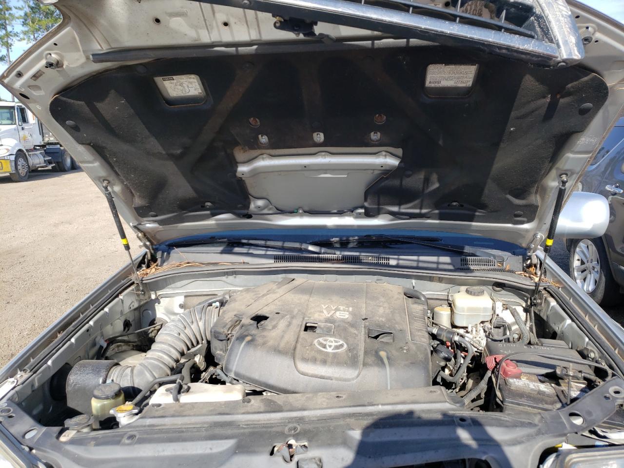 Photo 7 from auction – 2006 TOYOTA 4RUNNER SR with VIN JTEZU14R268050852