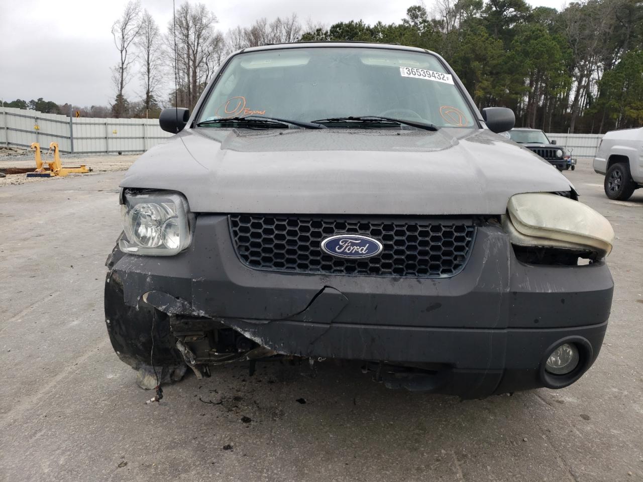 Photo 9 from auction – 2005 FORD ESCAPE XLT with VIN 1FMYU93105DA14945