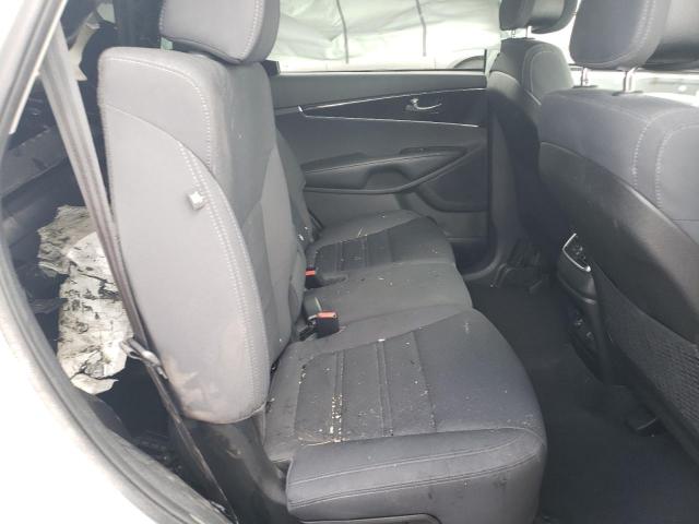 Photo 6 from auction – 2016 KIA SORENTO LX with VIN 5XYPG4A30GG116992