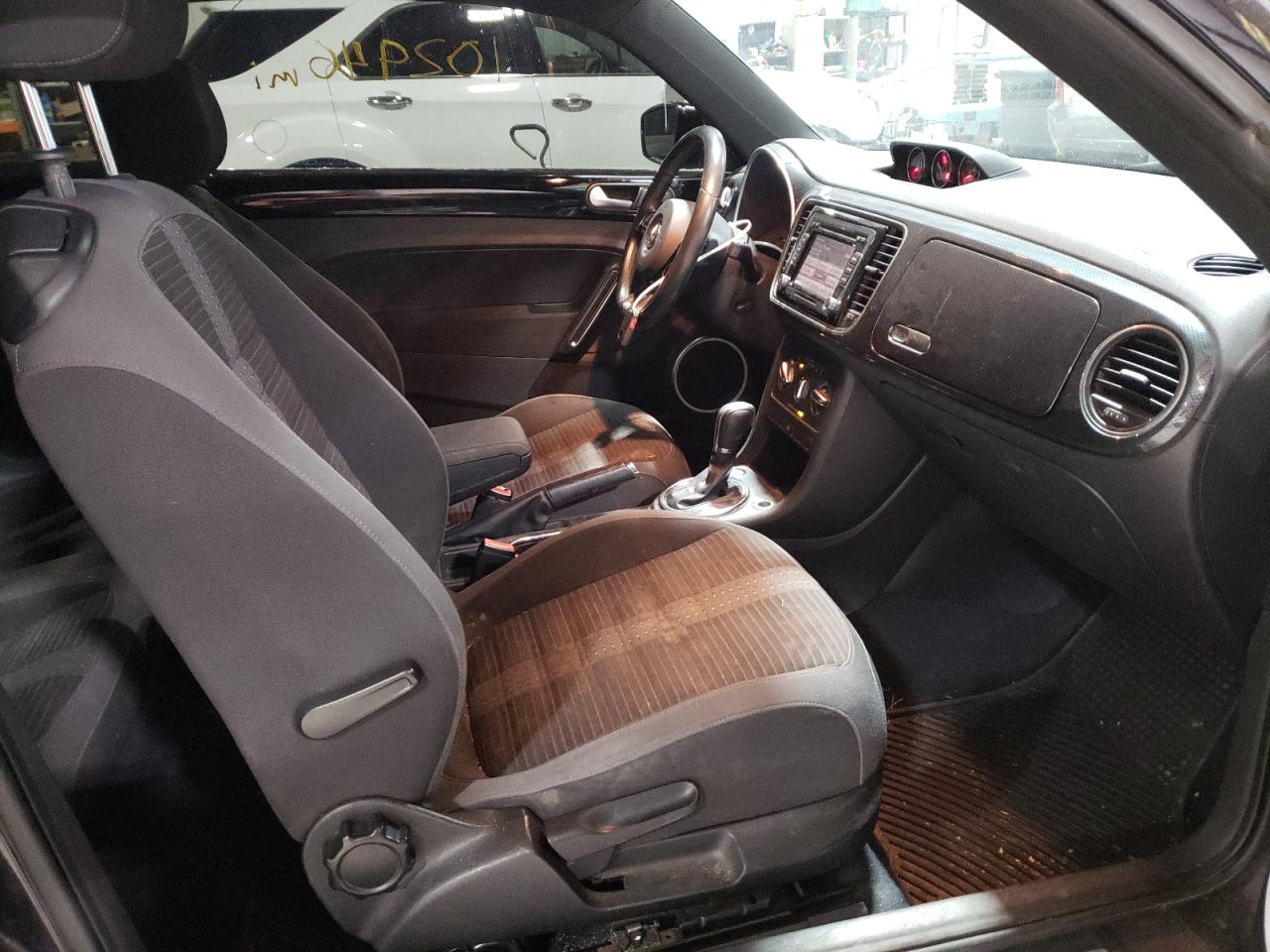 Photo 5 from auction – 2012 VOLKSWAGEN BEETLE TUR with VIN 3VWV67AT1CM656387