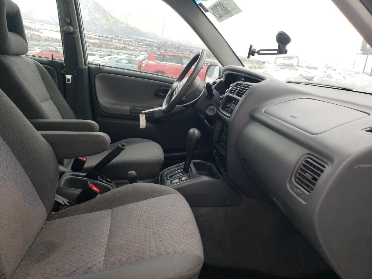 Photo 5 from auction – 2003 CHEVROLET TRACKER with VIN 2CNBJ134536927271