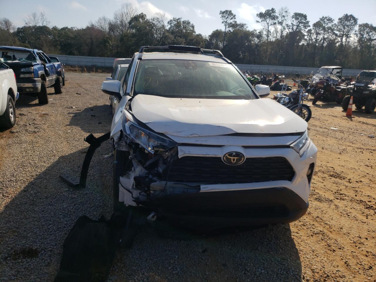 Photo 9 from auction – 2020 TOYOTA RAV4 XLE with VIN 2T3W1RFV2LC046493