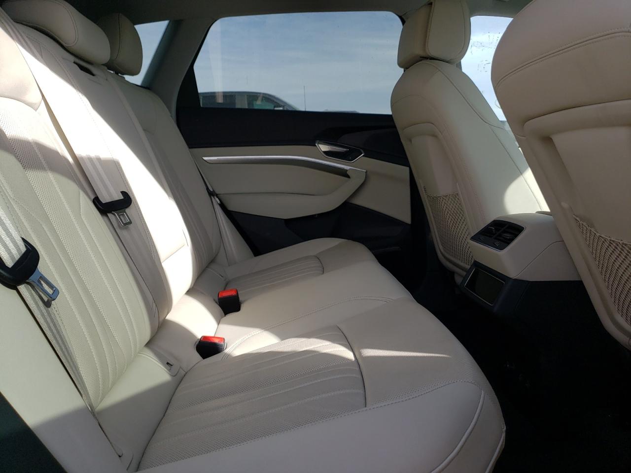 Photo 6 from auction – 2019 AUDI E-TRON PRE with VIN WA1LAAGE8KB010259