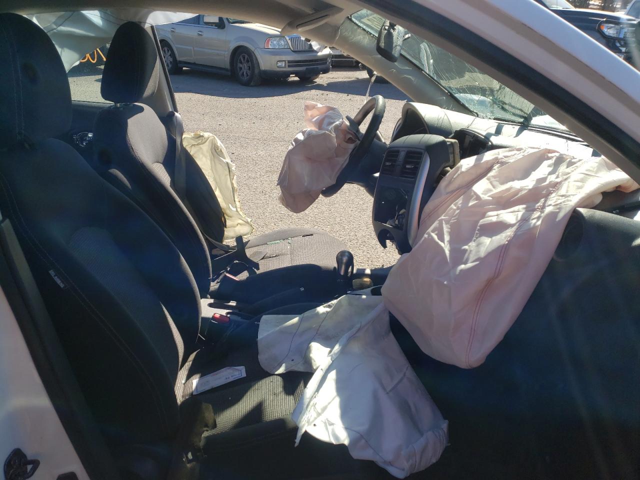 Photo 5 from auction – 2014 NISSAN VERSA S with VIN 3N1CN7AP0EL830154