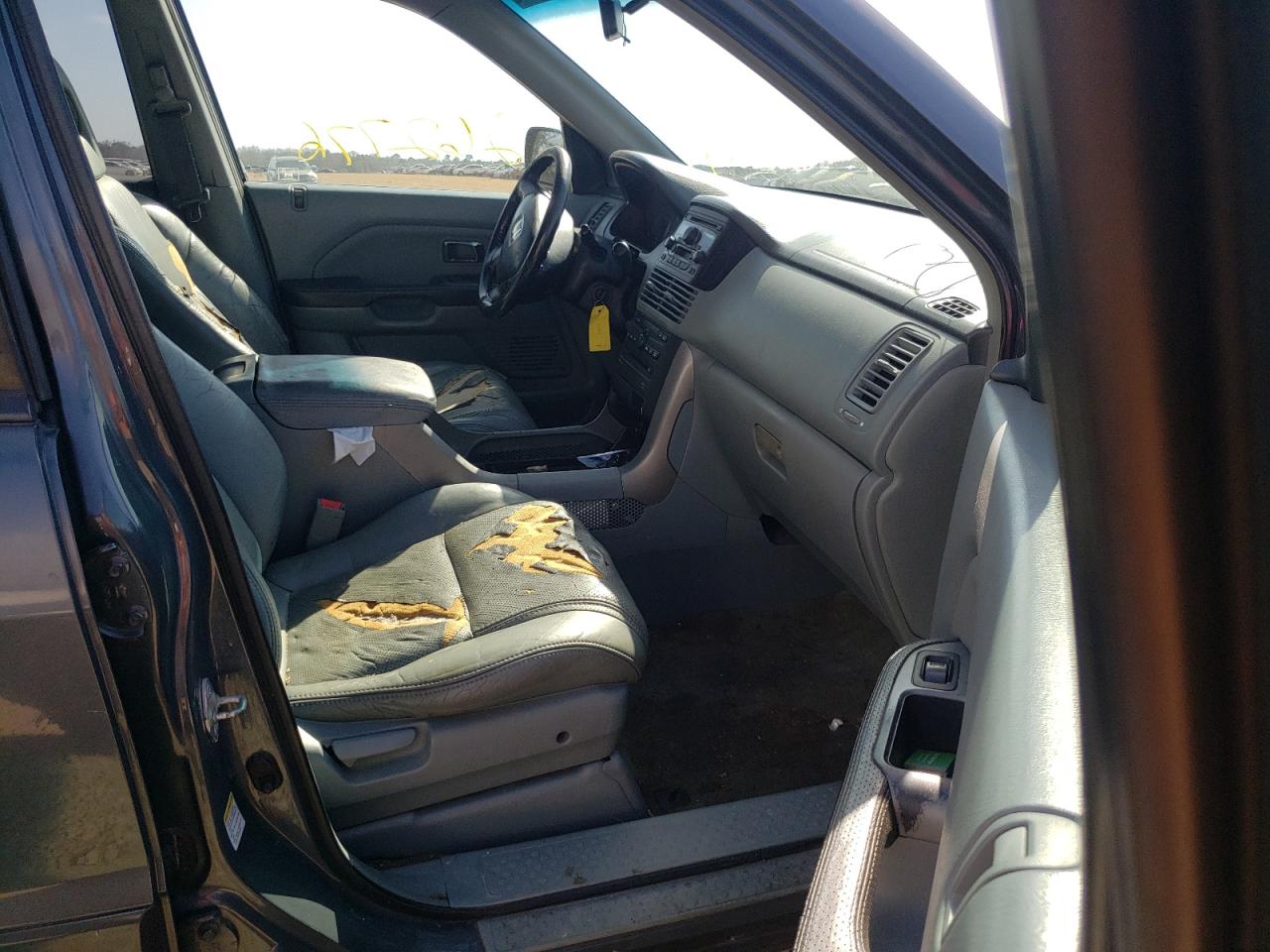 Photo 5 from auction – 2003 HONDA PILOT EXL with VIN 2HKYF18653H553590
