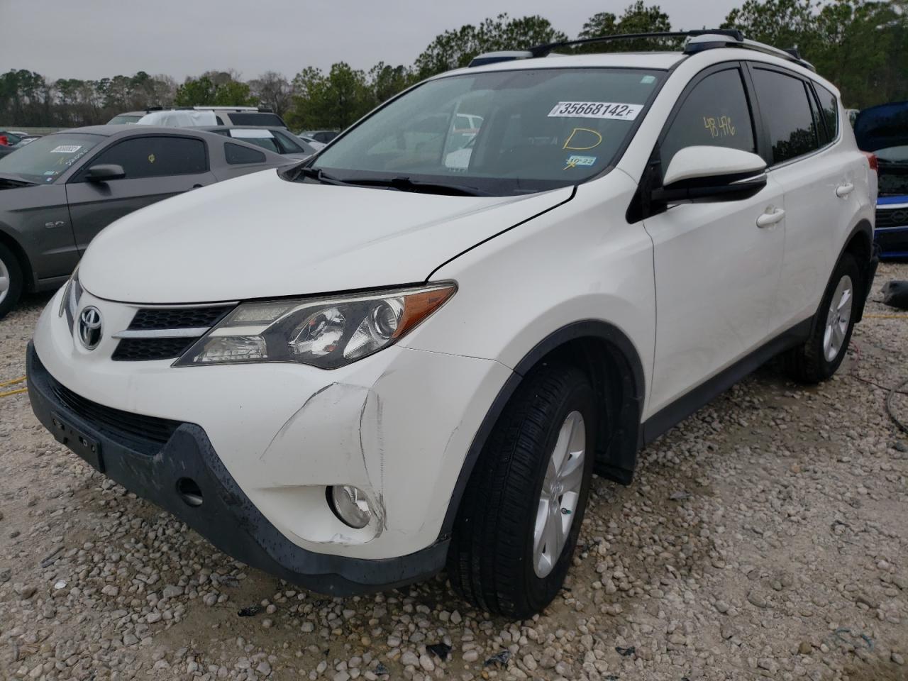Photo 2 from auction – 2013 TOYOTA RAV4 XLE with VIN JTMWFREV7D5014083