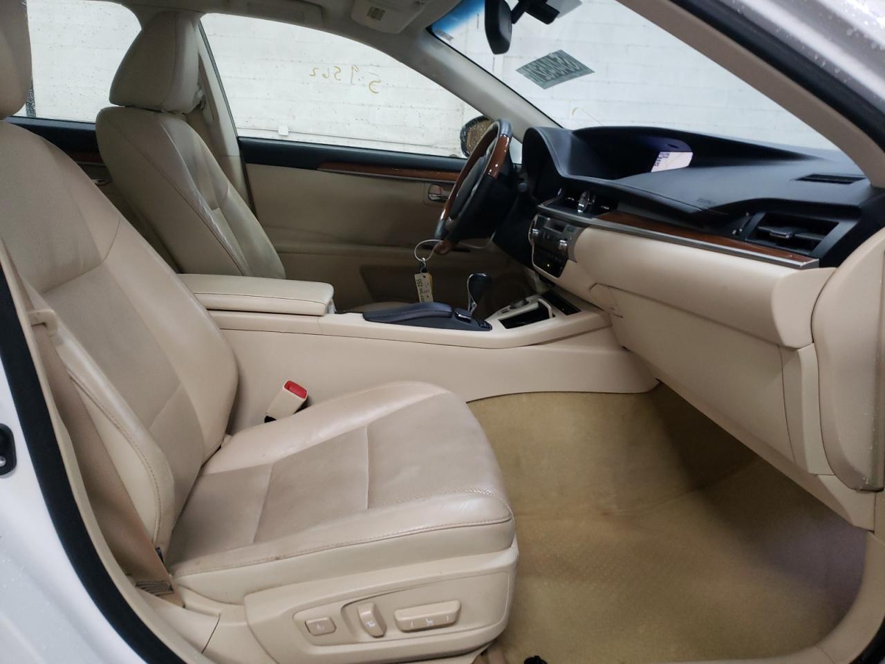 Photo 5 from auction – 2015 LEXUS ES 300H with VIN JTHBW1GG1F2083689